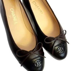 Chanel Ballerines chocolat à bouts noir