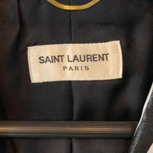 Saint Laurent, veste blazer en lurex noir à rayures tennis blanches