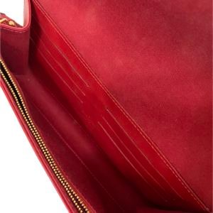Louis Vuitton, Pochette Rossmore en cuir vernis rouge