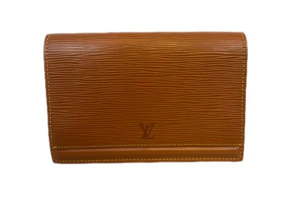 Louis Vuitton, Pochette en cuir épi cannelle