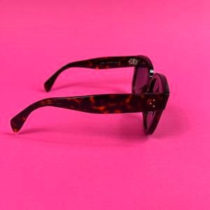 Céline, Solaires Chat