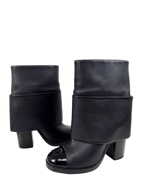 Chanel, bottines repliables cuir noir