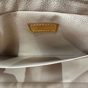 Louis Vuitton, Trousse de toilette Monogram