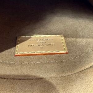 Louis Vuitton, Mini sac « Plat »