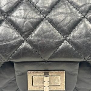 Chanel , Sac "2.55 maxi" cuir noir