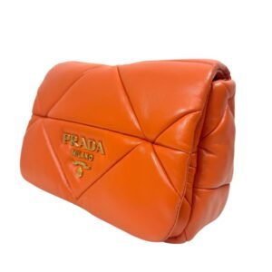 Prada, Sac en cuir orange