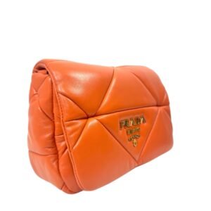Prada, Sac en cuir orange