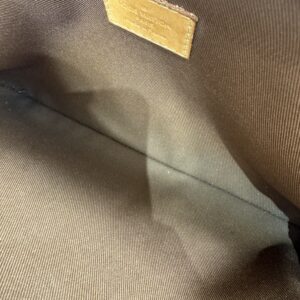 Louis Vuitton, Pochette Monogram.