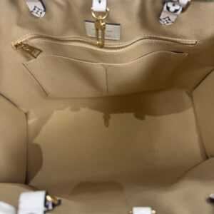 Louis Vuitton, Sac « OnTheGo » GM Monogram Giant multicolore