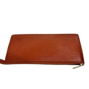 Louis Vuitton, Pochette en cuir épi.