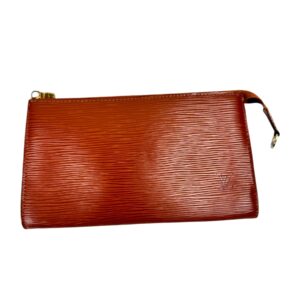 Louis Vuitton, Pochette en cuir épi.