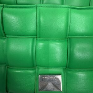 Bottega Veneta Sac « Cassette » en cuir entrelacé vert