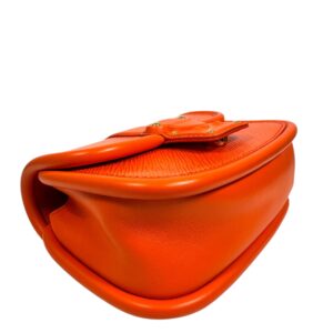 Louis Vuitton année 2023 Sac « Hide and Seek » en cuir épi orange Minnesota