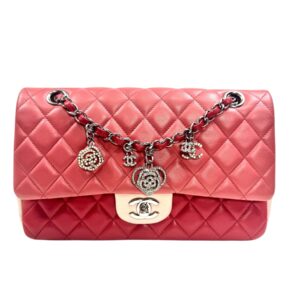 Chanel, Sac en cuir camaïeu de rose.