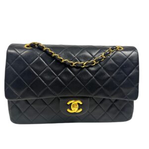 Chanel circa 1997 Chanel Sac « Classique » en cuir agneau matelassé noir,