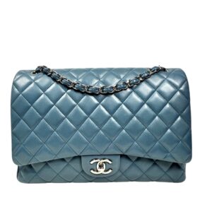 Chanel, Sac « Maxi Jumbo » en cuir agneau matelassé glacier