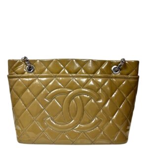Chanel année 2012 Sac cabas en cuir glacé olive