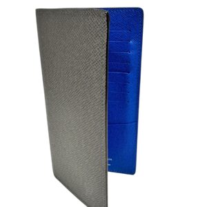 Louis Vuitton, portefeuille long vertical cuir Taiga gris