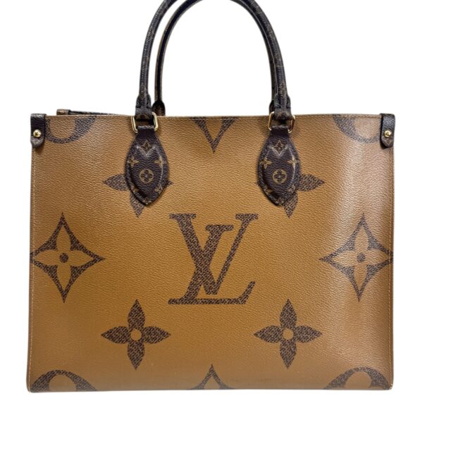 Louis Vuitton année 2023 Sac « On The Go » MM en toile Monogram et toile Monogram Giant