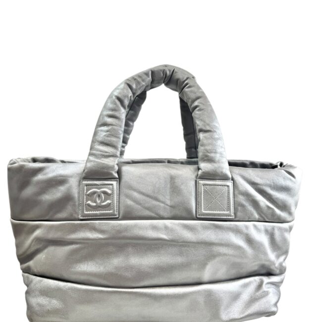 Chanel année 2011 Sac « Coco cocoon » en cuir agneau métallisé argenté