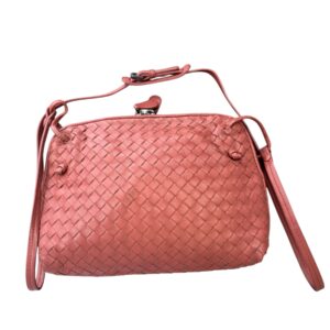 Sac « Nodini » en cuir agneau intrecciato brique, fermeture éclair, anse banodulière.